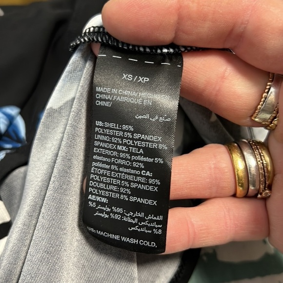 White House Black Market NWT Esmee Floral Dress with Drama Sleeve Size XS - Picture 8 of 13